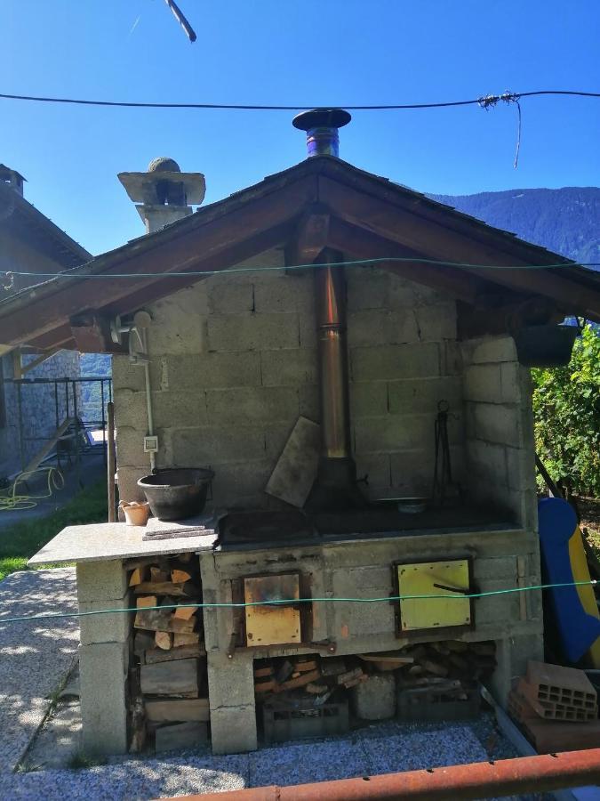 Casa Vacanze La Ca Del Cunfec Sondrio Buitenkant foto
