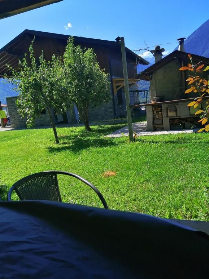 Casa Vacanze La Ca Del Cunfec Sondrio Buitenkant foto