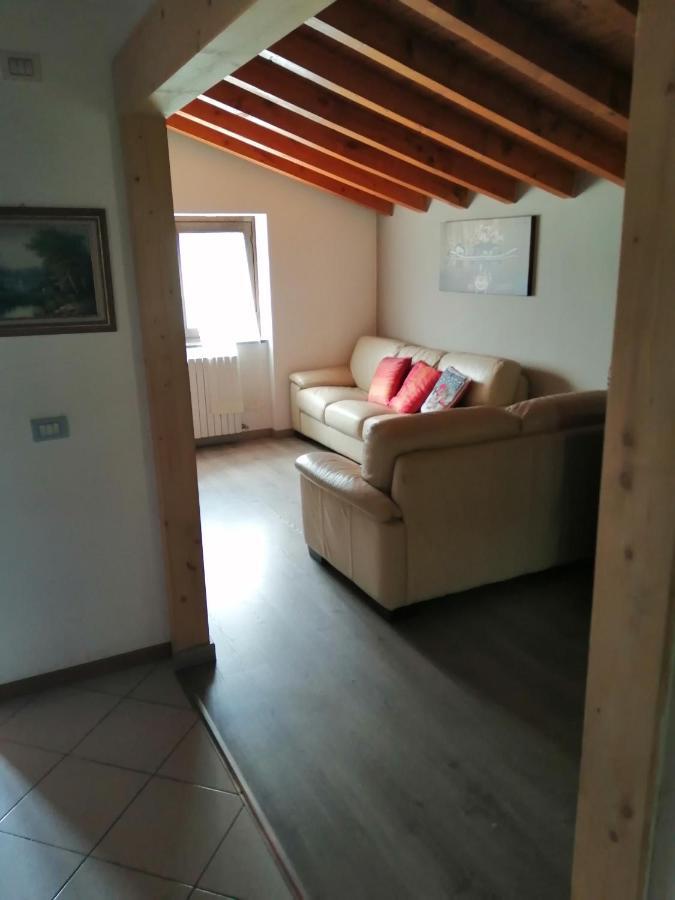 Casa Vacanze La Ca Del Cunfec Sondrio Buitenkant foto